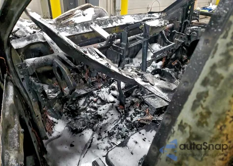 2011 Chrysler Town & Country Touring z USA, uszkodzony, nr VIN 2A4RR5DG3BR617199